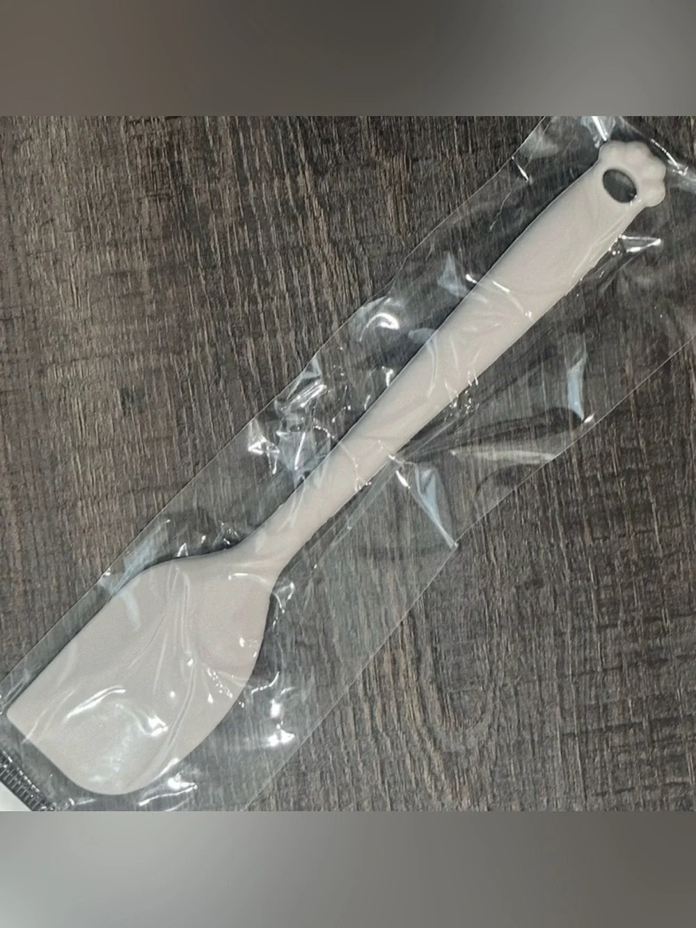 💞 New 7.5 Inch Gray Silicone Spatula with Paw Handle